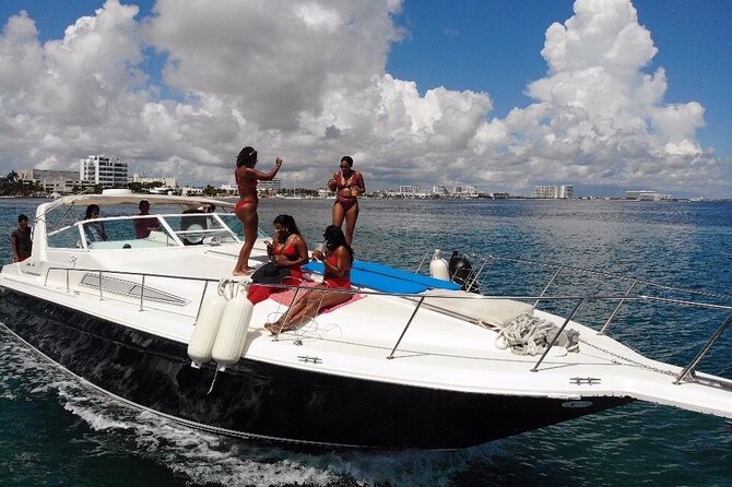 Cancun yachts rental BEATIFUL YACHT 46FT, 15 PAX MAX 25P6 - Swimming, snorkeling, and the trip toward Isla Mujeres