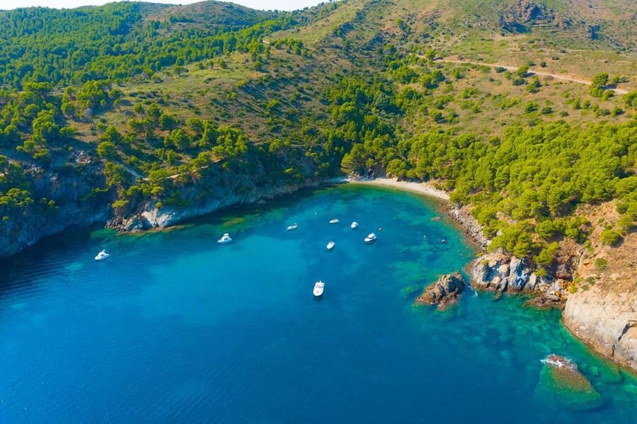 Cap Norfeu: Costa Brava Catamaran Trip with Underwater Views - The underwater rooms at 6 to 8 meters below sea level