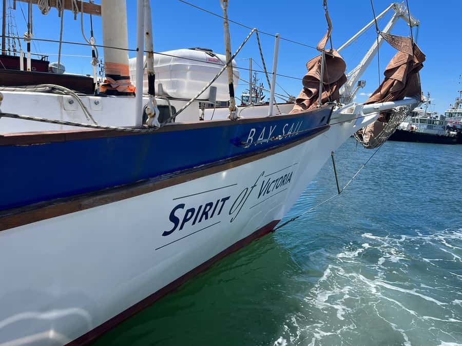 Cape Town: 1 Hour Table Bay Sailing Tour - Setting sail from Cape Town’s V&A Waterfront