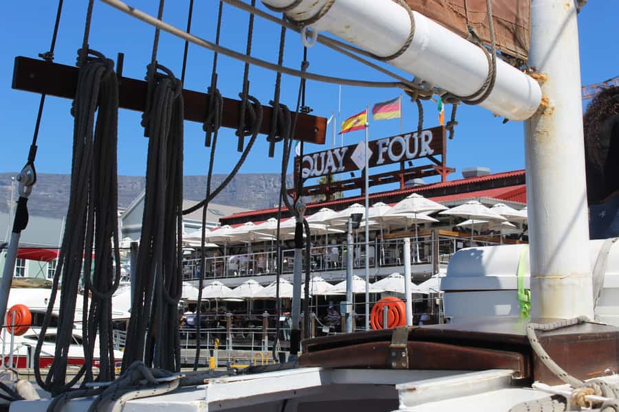 Cape Town: 1 Hour Table Bay Sailing Tour - Returning by Granger Bay