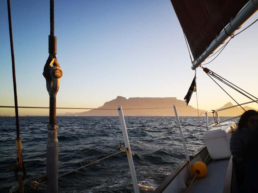 Cape Town: 1 Hour Table Bay Sailing Tour - What the $21 price really buys you