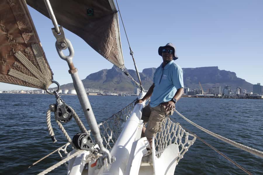 Cape Town: 1 Hour Table Bay Sailing Tour - Practical details that affect your decision