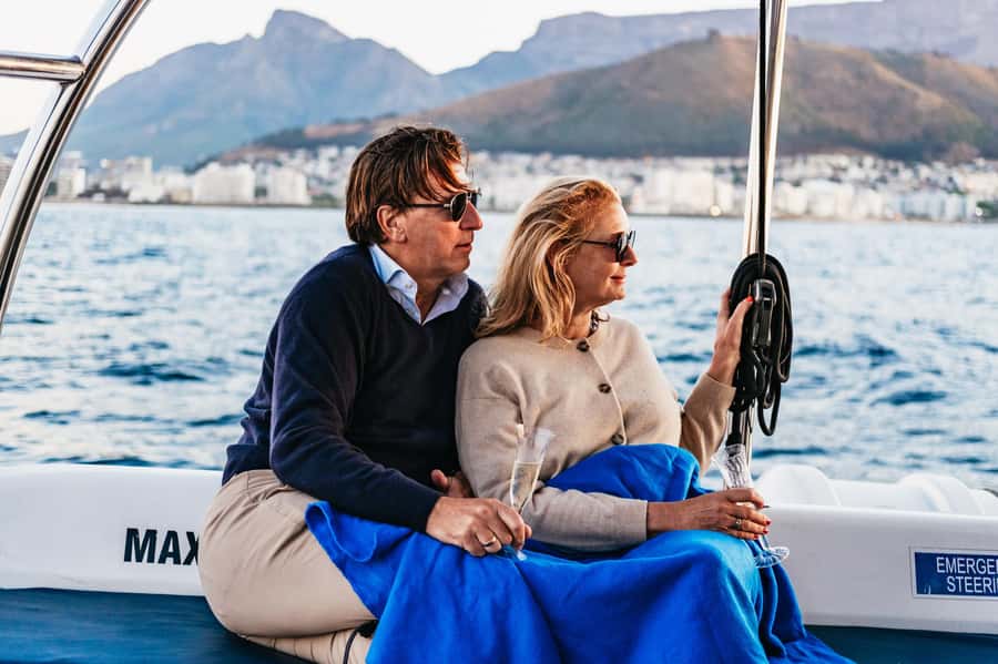 Cape Town: Sunset Catamaran Cruise on Table Bay with Bubbles - Watching Cape Town light up after sunset