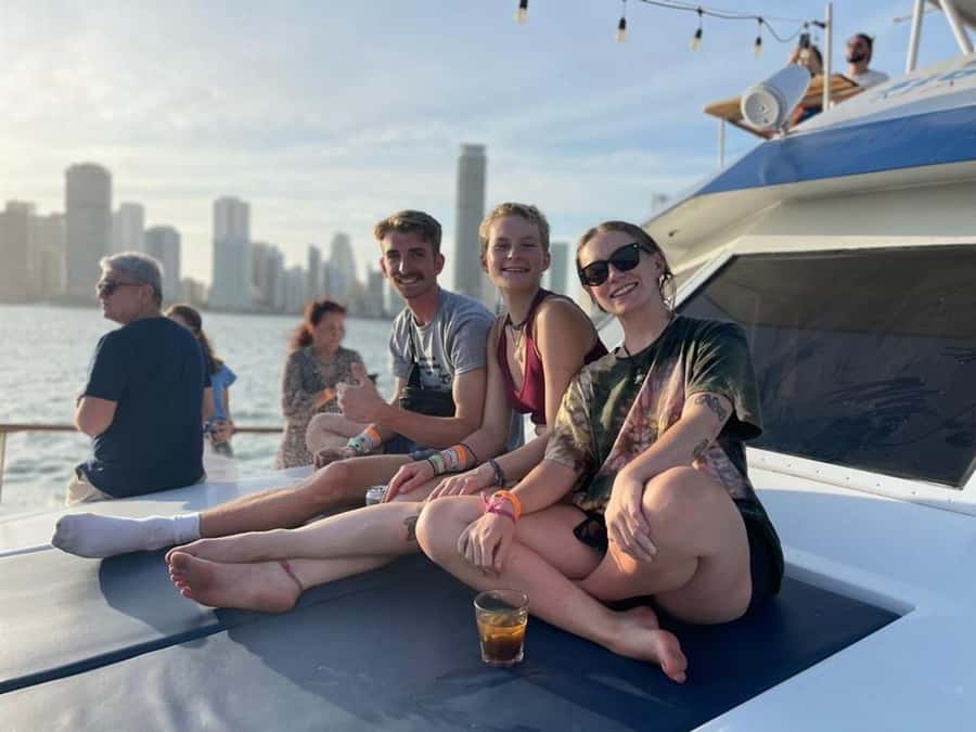Cartagena: 4-course Culinary Experience aboard a catamaran - Leaving From Muelle de la Bodeguita