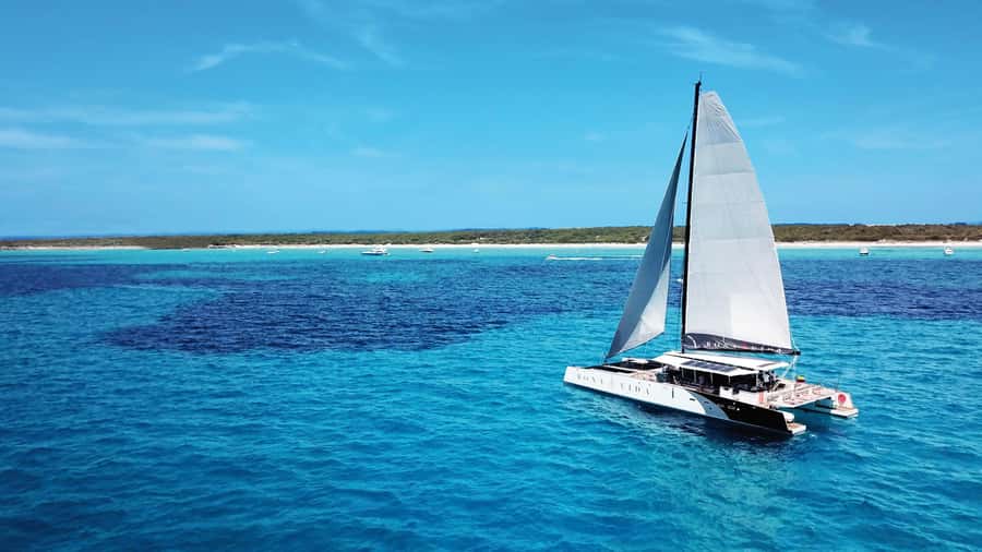 Cartagena: Rosario Islands Catamaran with Lunch and Snorkel - A long Caribbean day from Bodeguita Dock