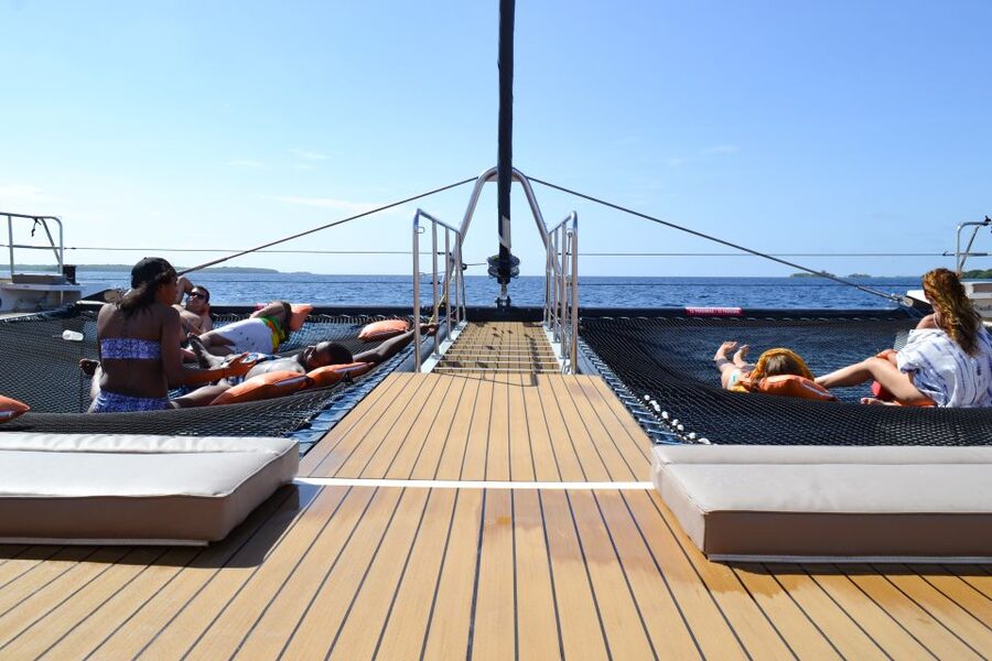 Cartagena: Rosario Islands Catamaran with Lunch and Snorkel - Lunch that earns its place in the package