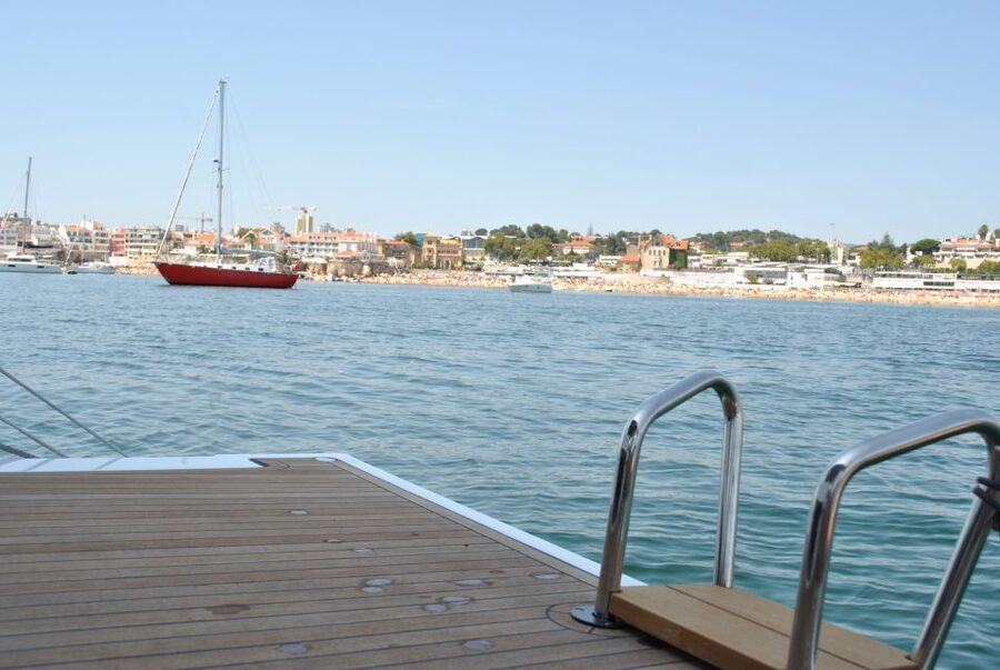 Cascais: Sailing Tour with Drink - Drinks, snacks, and what is really included