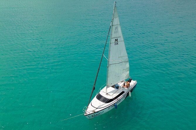 Catamaran Adventure: Navigate the Seven Colors - Timing, weather, and the limits of a fixed route