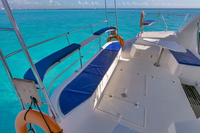 Catamaran Cancun to Isla mujeres Lunch OpenBar and Snorkeling - Sailing From Cancun to Isla Mujeres