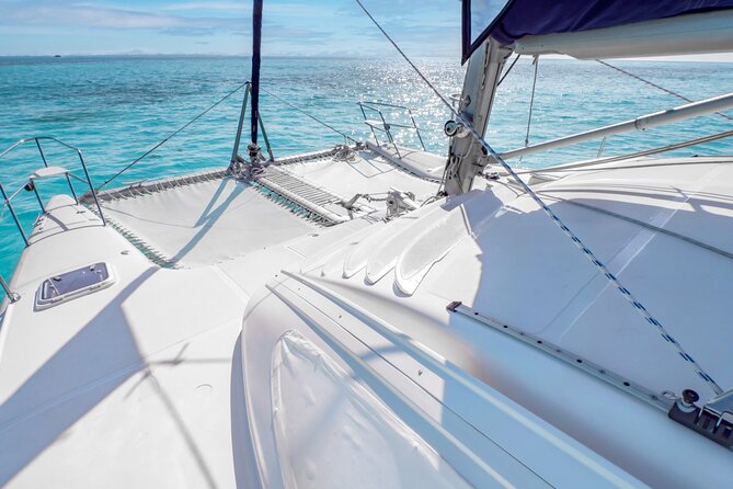Catamaran Cancun to Isla mujeres Lunch OpenBar and Snorkeling - Lunch at Restaurante Albatros
