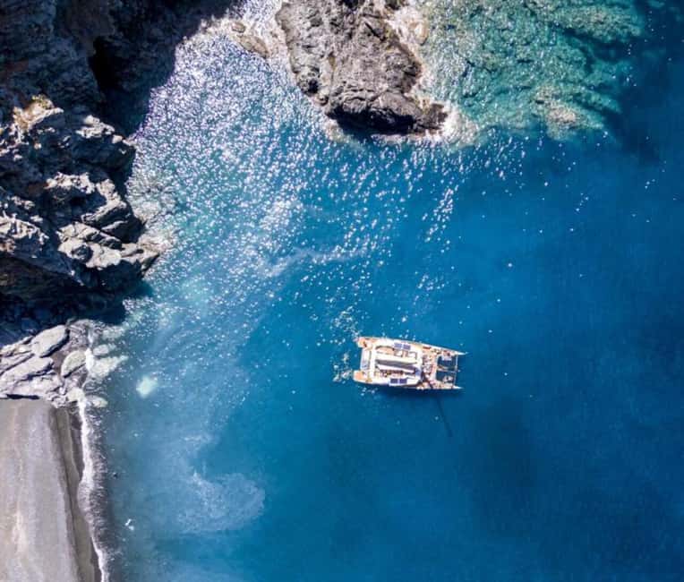 Catamaran day excursion - Six hours along the Agriates coast