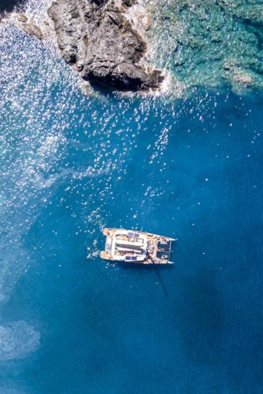 Catamaran day excursion - Practical details that affect your choice