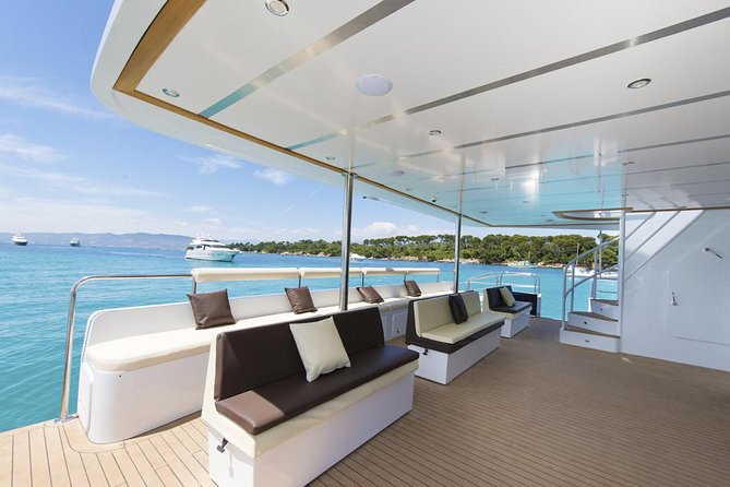 Catamaran from Cannes - Comfort, seating, and the onboard mood