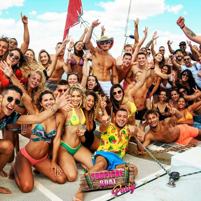 Catamaran Lucile | Famous VIP cata party - Safety, timing, and cancellation details