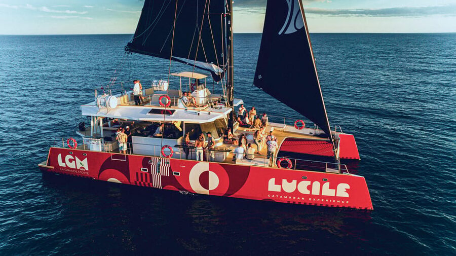 Catamaran Lucile | La Grande Motte Guided tours of the ports - Heading toward Port Camargue