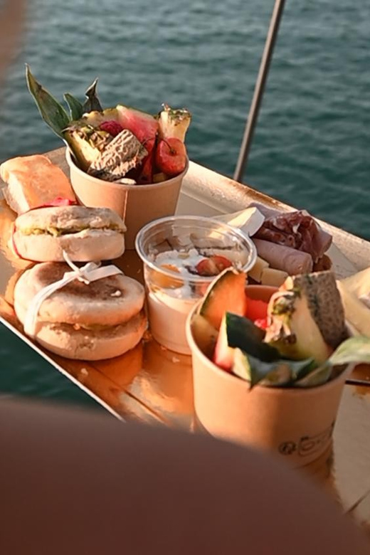 Catamaran Lucile | Sunday brunch - At a glance