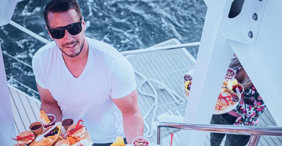 Catamaran Lucile | Sunday brunch - Setting out from the Charles-de-Gaulle quay