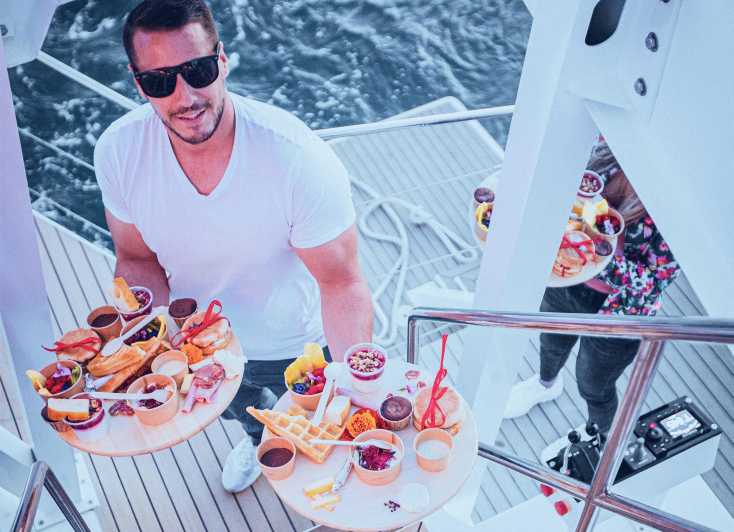 Catamaran Lucile | Sunday brunch - Cruising the Aigues-Mortes bay
