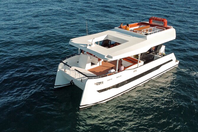 Catamaran - Luxury Private Tour - From the marina to Lover’s Beach