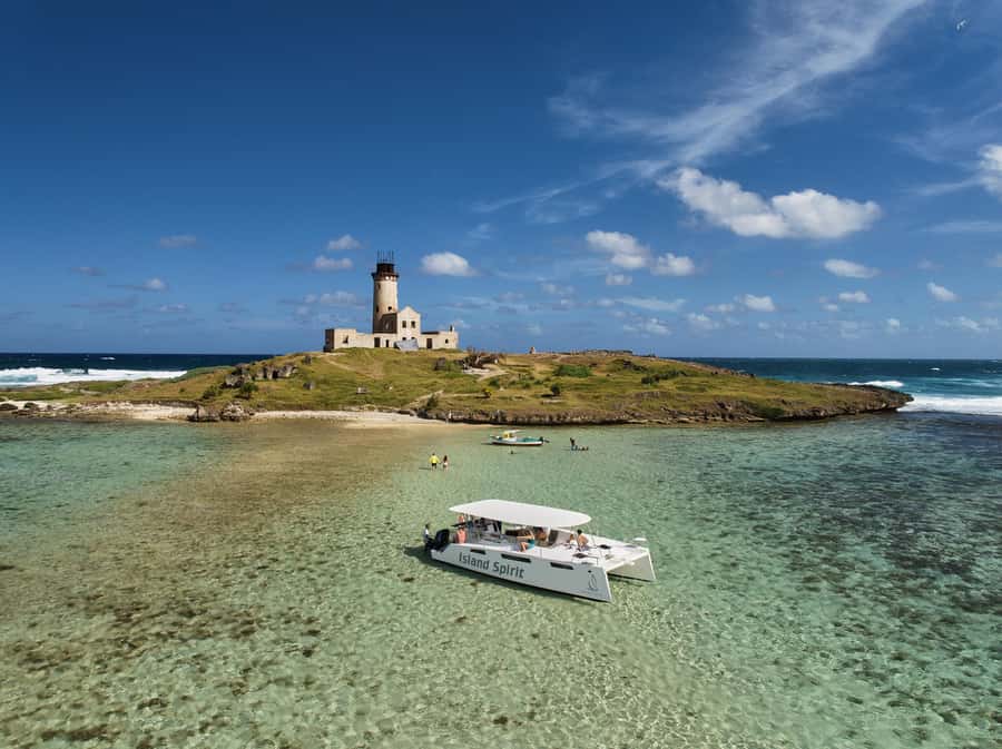 Catamaran Mauritius: South East 5 Islands Catamaran Cruises - The lagoon ride and the first wildlife search