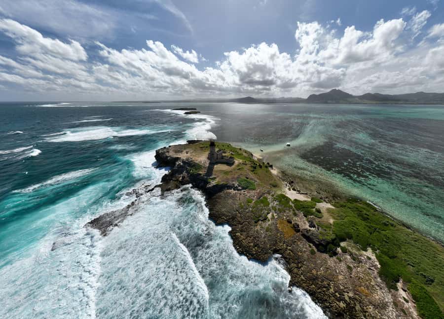 Catamaran Mauritius: South East 5 Islands Catamaran Cruises - What to pack for a comfortable day
