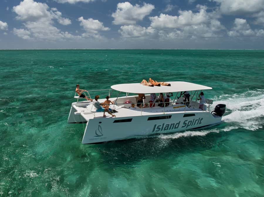 Catamaran Mauritius: South East 5 Islands Catamaran Cruises - Starting at Pointe DEsny and Pointe Jerome