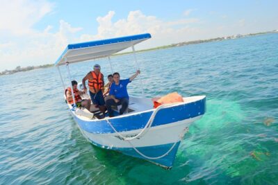 Catamaran Sail and Snorkeling Tour with Open Bar in Puerto Morelos