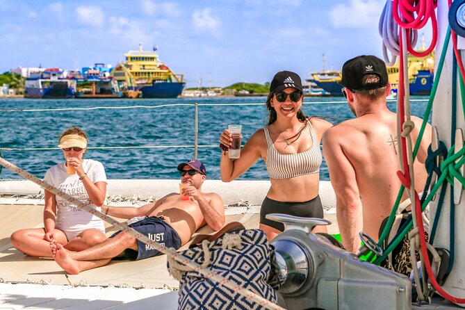 Catamaran to Isla Mujeres Snorkeling Tour with Open Bar and Lunch - Morning or afternoon departure?