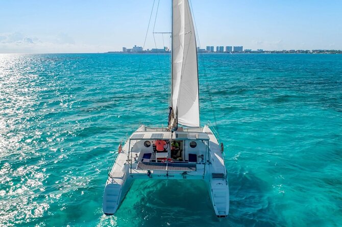 Catamaran Tour to Isla Mujeres from Cancún with Bar and Lunch - Beach-club time and the Mexican buffet