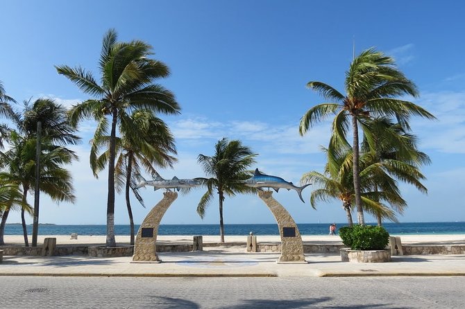 Catamaran Tour to Isla Mujeres, Open bar, Lunch, Snorkeling, Beach Club Included - A full day from Marina Las Perlas