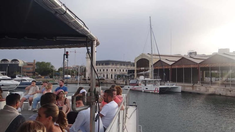 Catamaran trip and visit to the mussel nurseries with a snack - Who will enjoy this short boat outing?