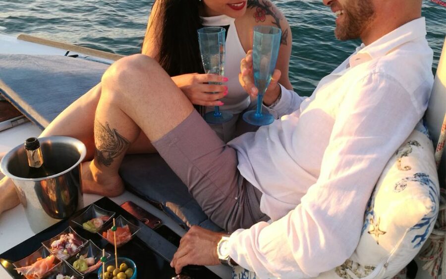Catania: Guided Sunset Sailing Trip with Aperitif & Prosecco - Who will enjoy this sailing trip most