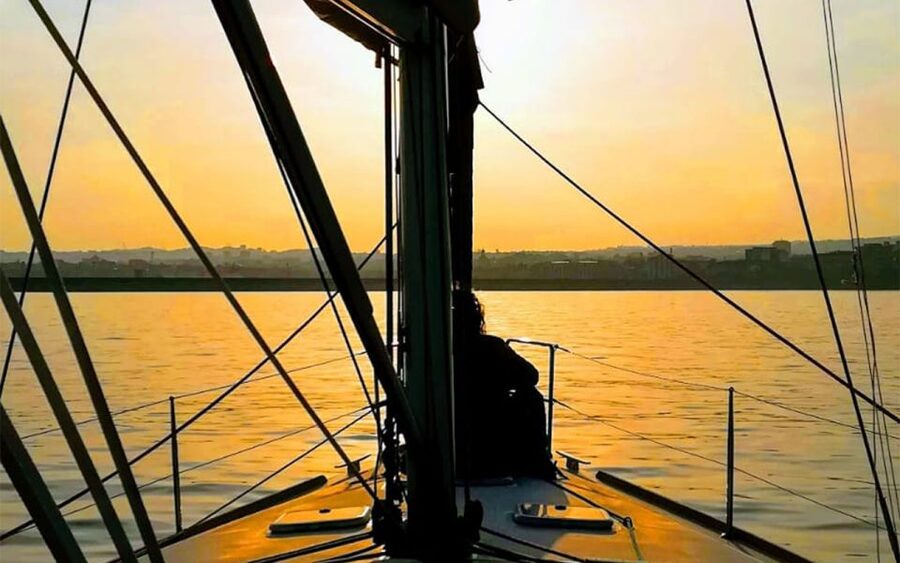 Catania: Guided Sunset Sailing Trip with Aperitif & Prosecco - Sailing beside the Etna Coast