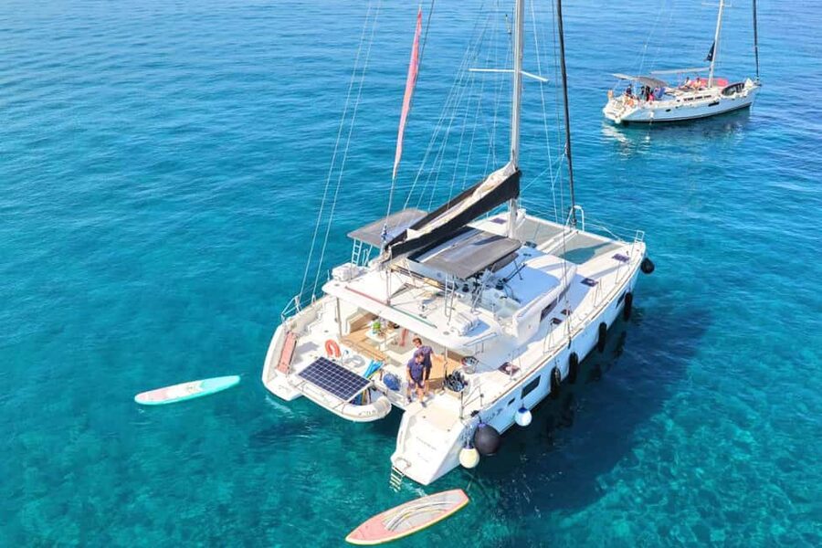 Chania Old Port: All-inclusive Catamaran Trip Agioi Theodori - The return sail to Chania