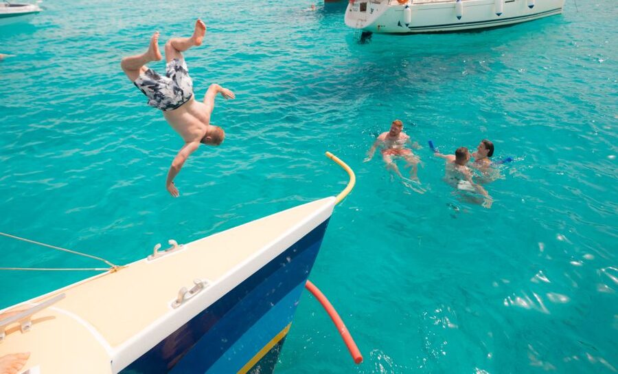 Comino: Blue Lagoon Catamaran Cruise with Lunch and Open Bar - Lunch from the buffet