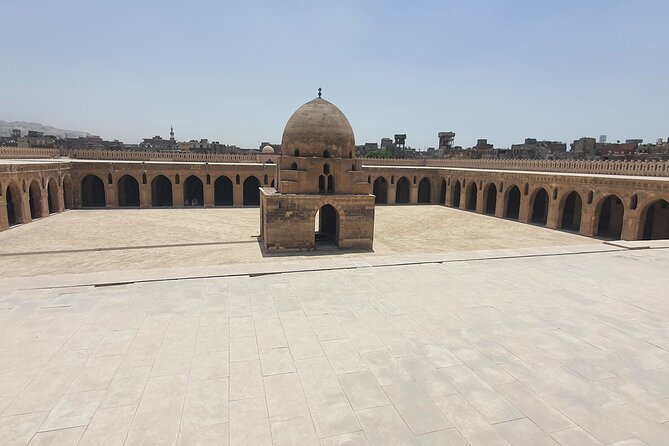 Coptic Cairo, Mosques , sailing on Nile and Bazaar Private Tour with Lunch - Al-Hakim Mosque and Refaai Mosque: two different chapters of Islamic Cairo