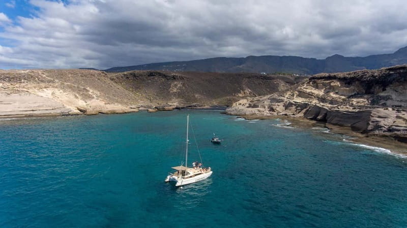 Costa Adeje: Catamaran Tour, Snorkelling, Snacks & Drinks - How comfortable is the catamaran?