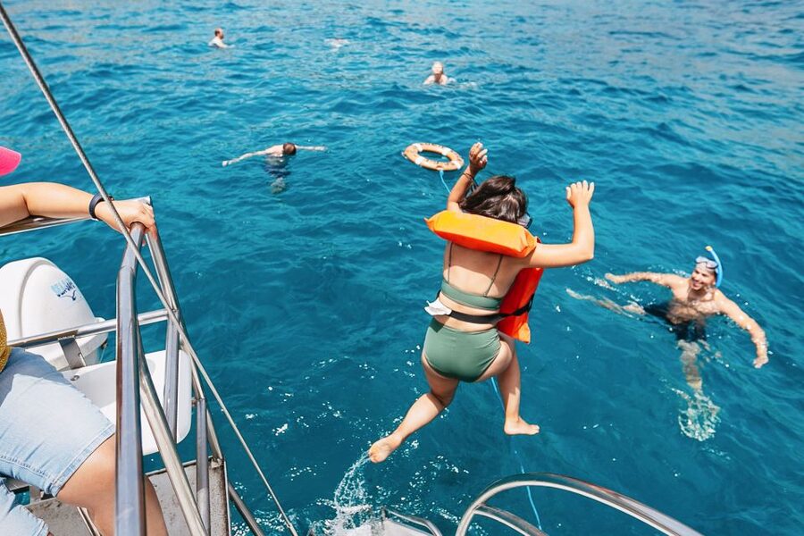 Costa Adeje: Whale Watching Catamaran Tour with Drinks - Sea conditions and what to bring