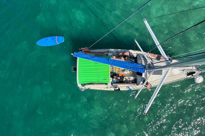 Day Lagoon 100% Sailing stops Snorkelling Paddle - A quiet sailing day in the Grand Cul-de-Sac Marin