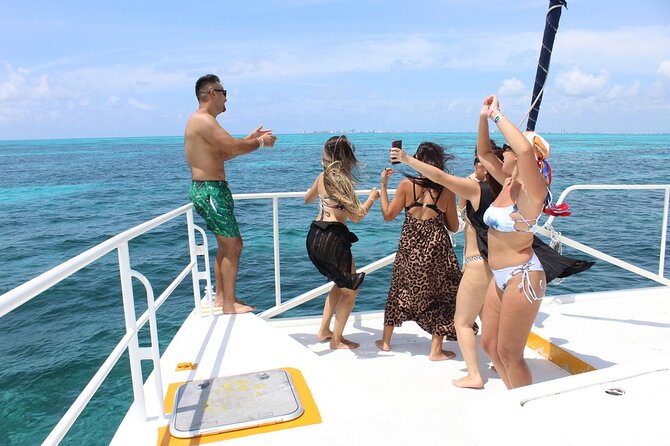 Deluxe Catamaran to Isla Mujeres with Open Bar from Cancun - Who will enjoy this catamaran trip most