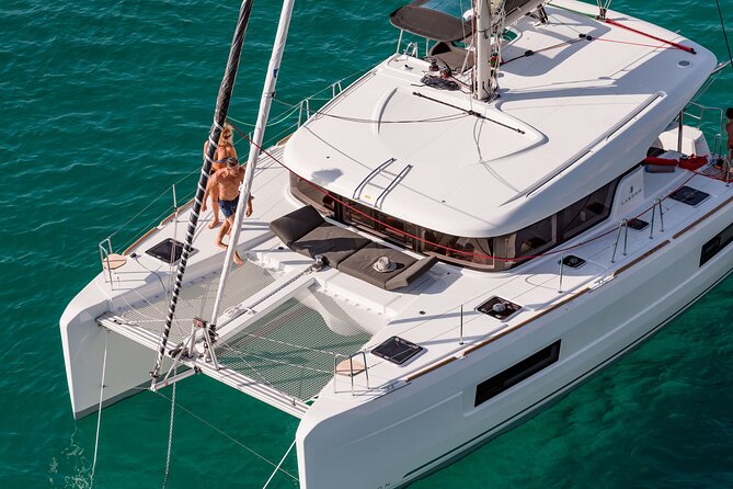 Deluxe Private Boats - 40 ft Catamaran - Crew service and the feel of a private charter