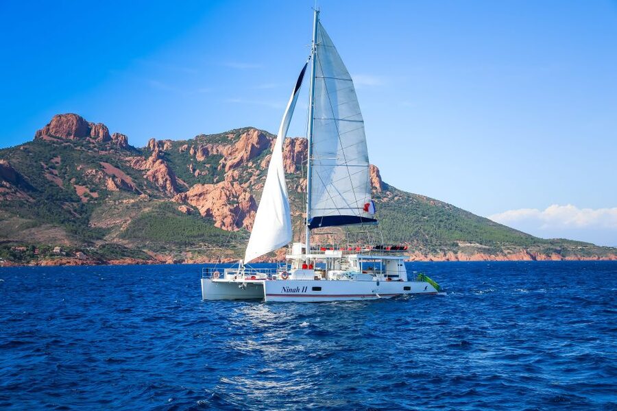 Denia: Cova Tallada Catamaran Tour and Swimming Stop - What the 4.1 Rating Means for Your Decision