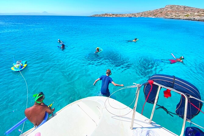 Dia Island Catamaran – Premium Lunch, Open Bar, Small Group - Who should book this Dia Island cruise?