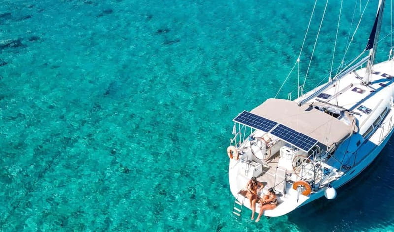 Dia Sailing Cruise With All-inclusive Meal And Drinks - Four hours to swim, paddle, eat, or do nothing