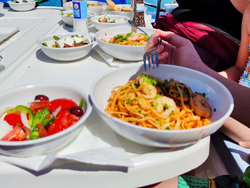 Dia Sailing Cruise With All-inclusive Meal And Drinks - Choosing the daytime or sunset cruise