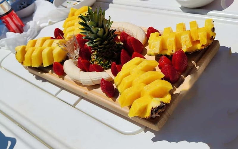 Dia Sailing Cruise With All-inclusive Meal And Drinks - How transportation works from nearby hotels