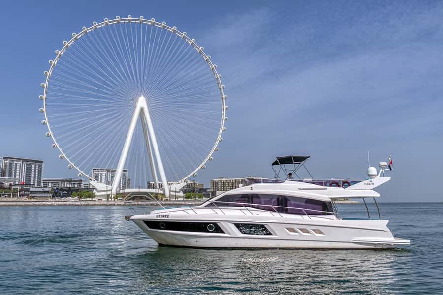 Dubai: 2-Hour Private Yacht Cruise around Burj Al-Arab - Choosing between the sun deck and indoor saloon