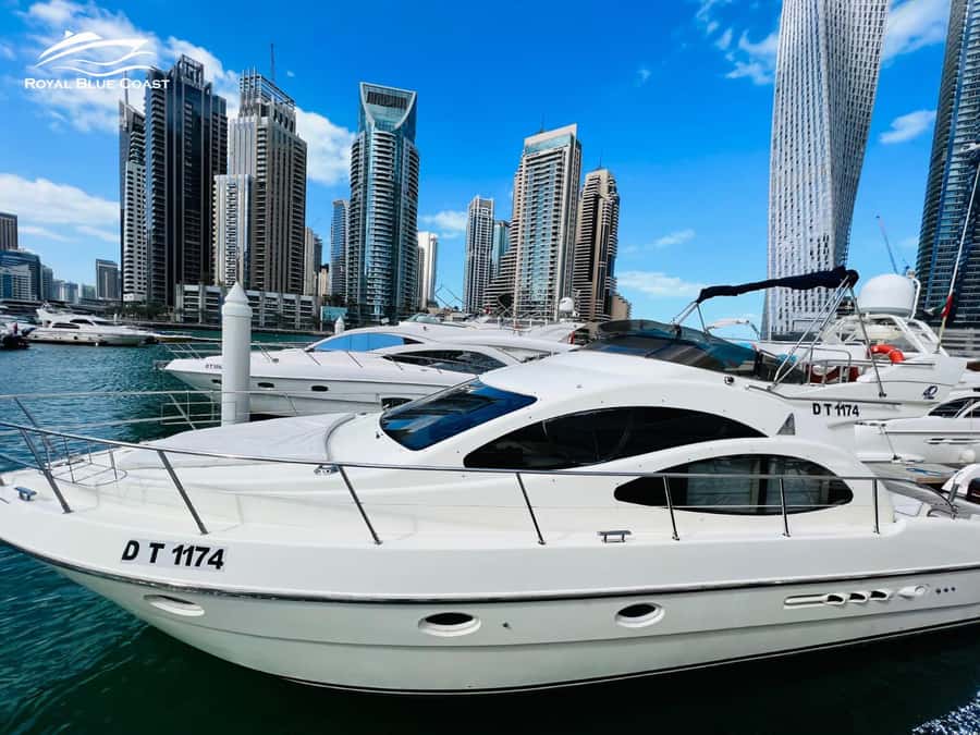Dubai: Azimut 42 Feet Private Luxury Yacht Cruise - Swimming, sunbathing, and the choice of pace