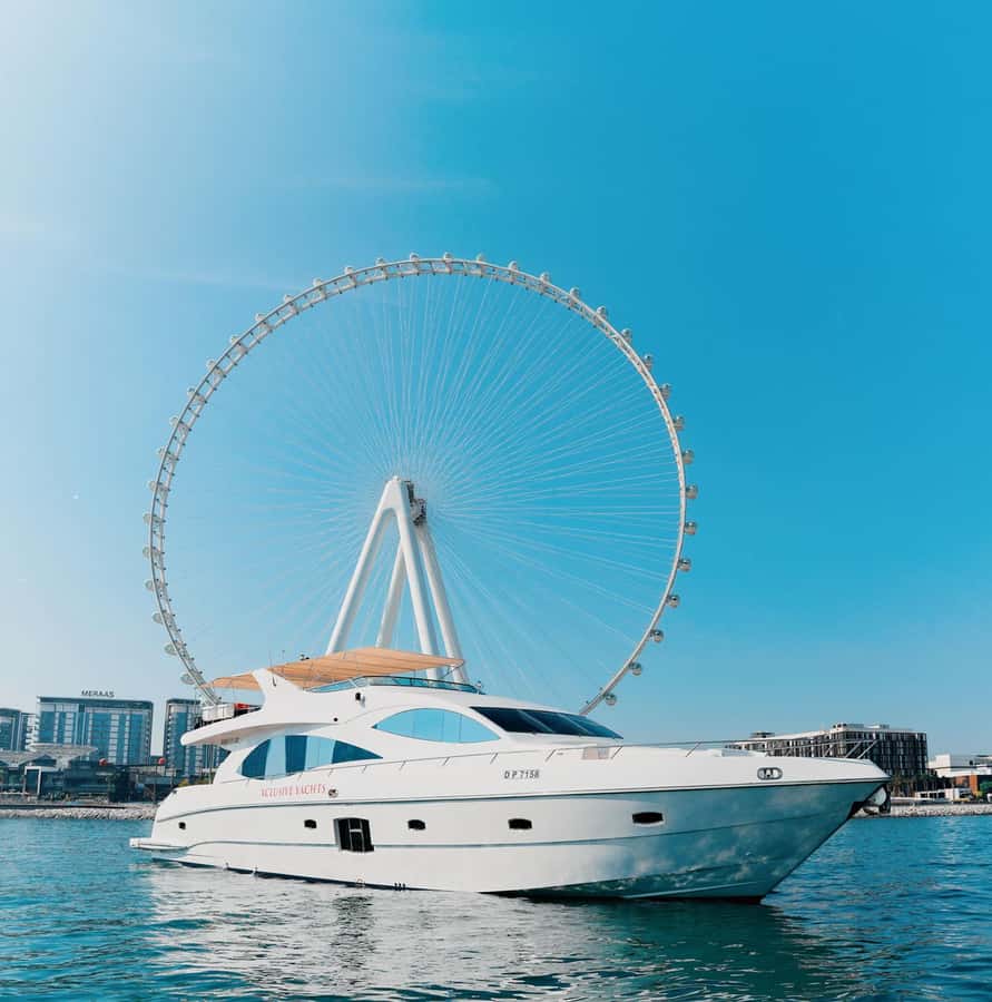Dubai: Instagrammable Yacht Tour with Drinks & Ain/JBR Views - Drinks, Wi-Fi, and the small comforts