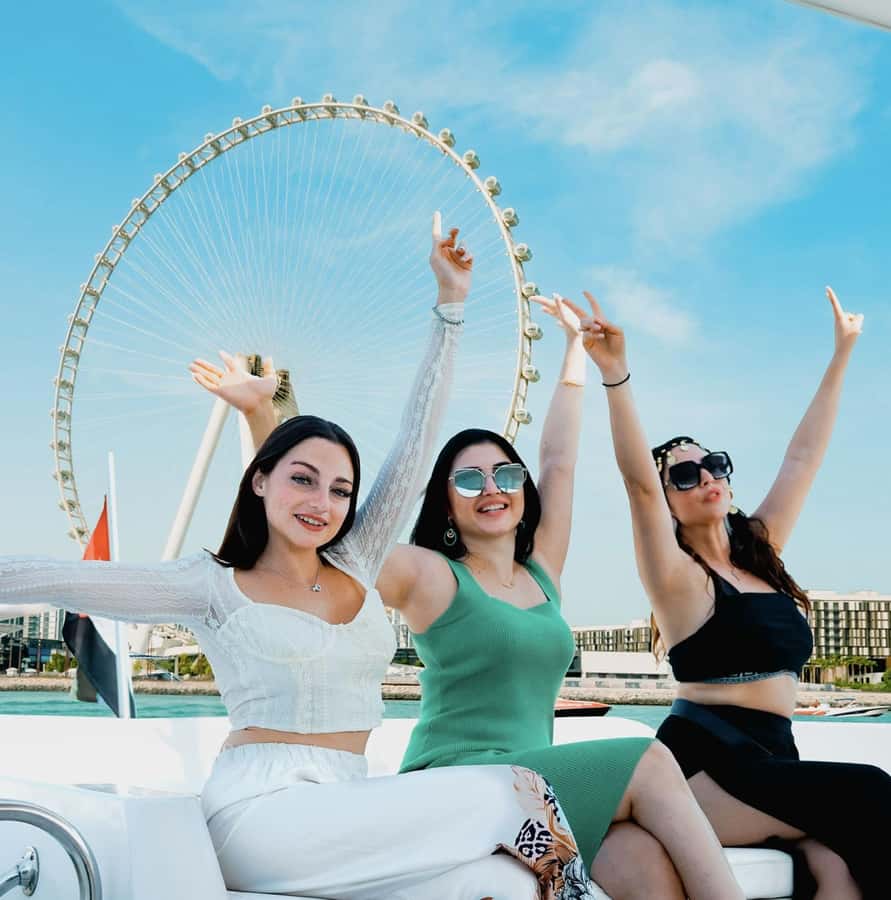 Dubai: Instagrammable Yacht Tour with Drinks & Ain/JBR Views - Who will enjoy this yacht ride?